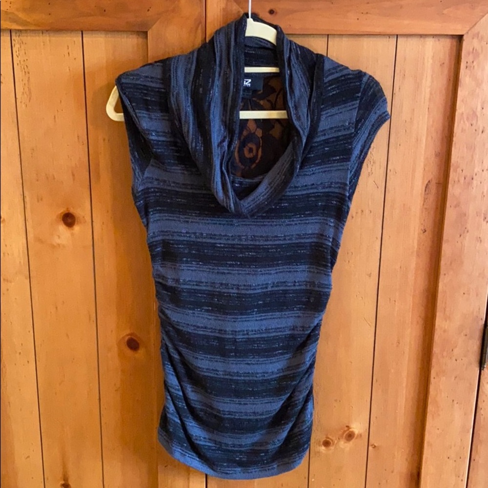 Sweater Top Like New Dark Grey and Black
